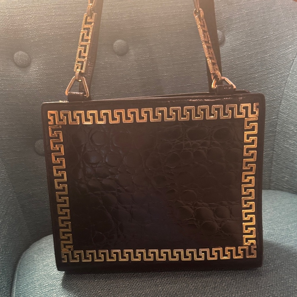 Gianni Versace handbag with gold chain detail 🔥